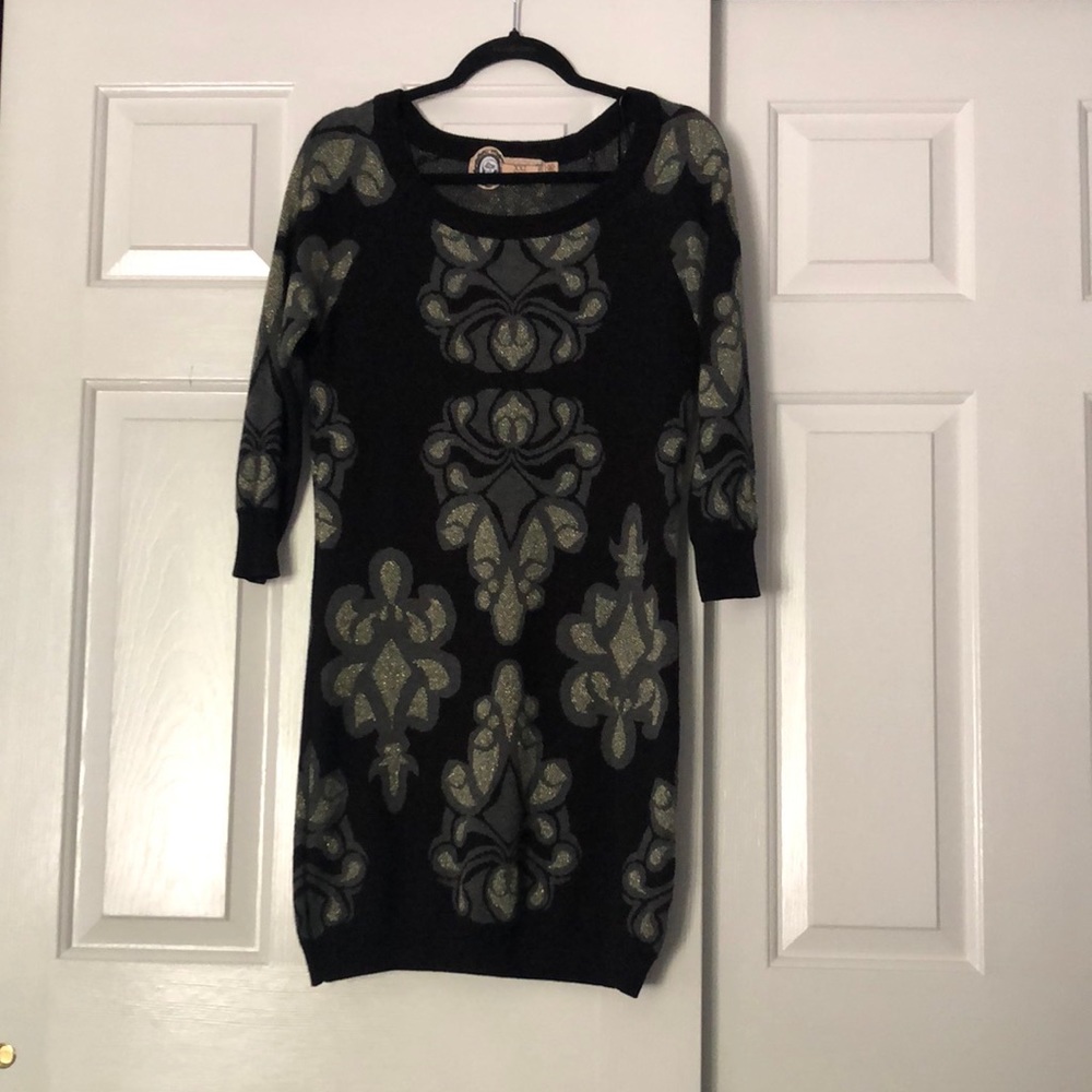 EUC XXI Twist Size M Black, Grey Metallic Print Knit 3/4 Sleeve Sweater Dress